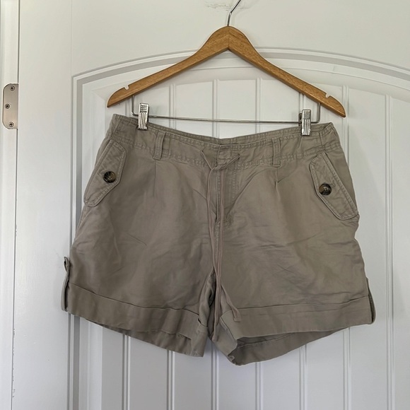 Liz Claiborne Linen blend Sloane Shorts Size 12 - Picture 1 of 6